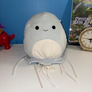 Squishmallow Jarin Jellyfish Plush 8–9” Light Blue EUC Soft Stuffed Toy